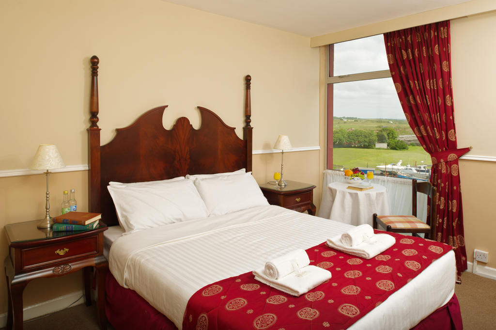 Logues Liscannor Hotel Eksteriør bilde